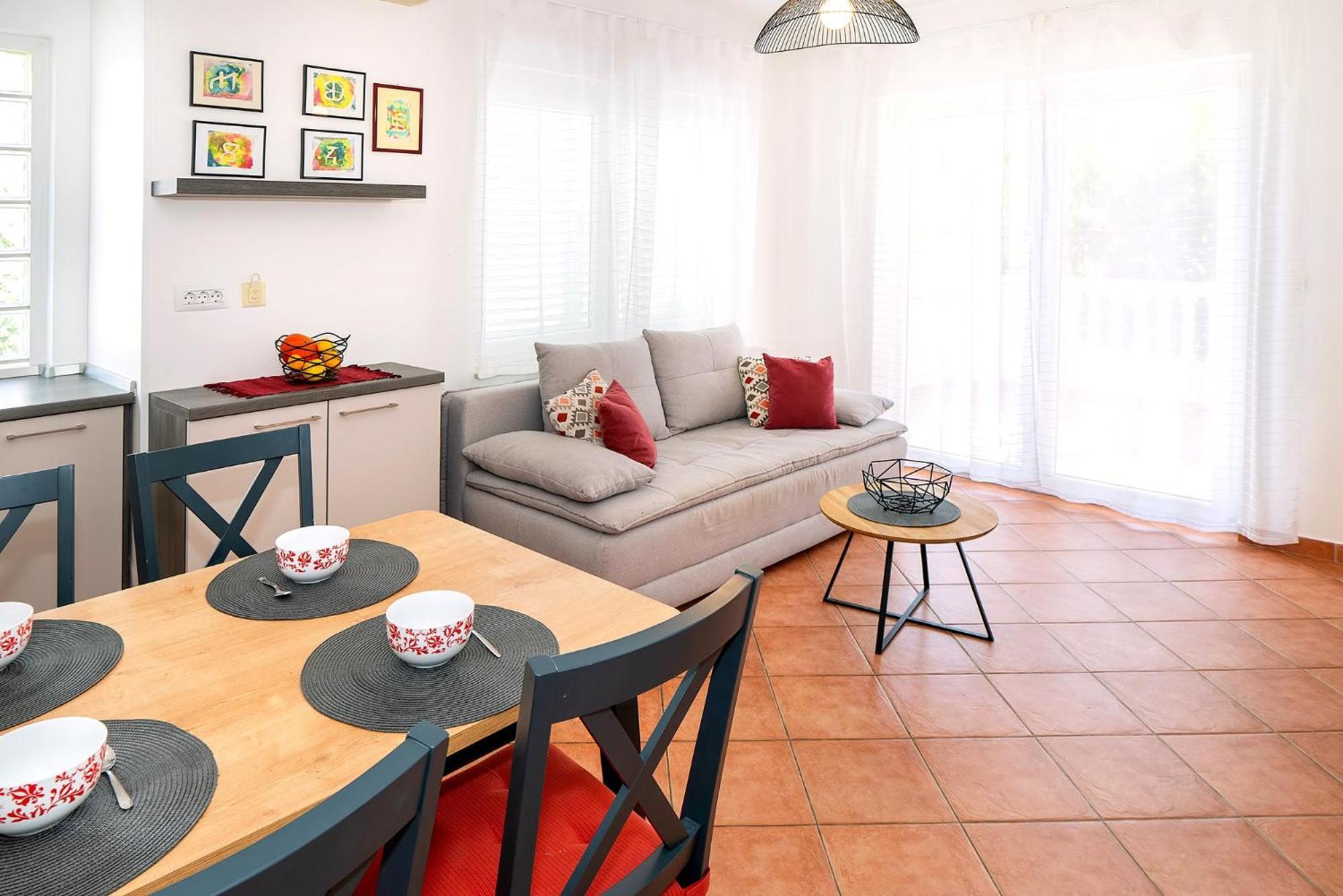 Apartments With Terrace Baška Pokoj fotografie